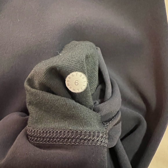 Lululemon align crop leggings size 6 in cool gray color - Picture 5 of 5